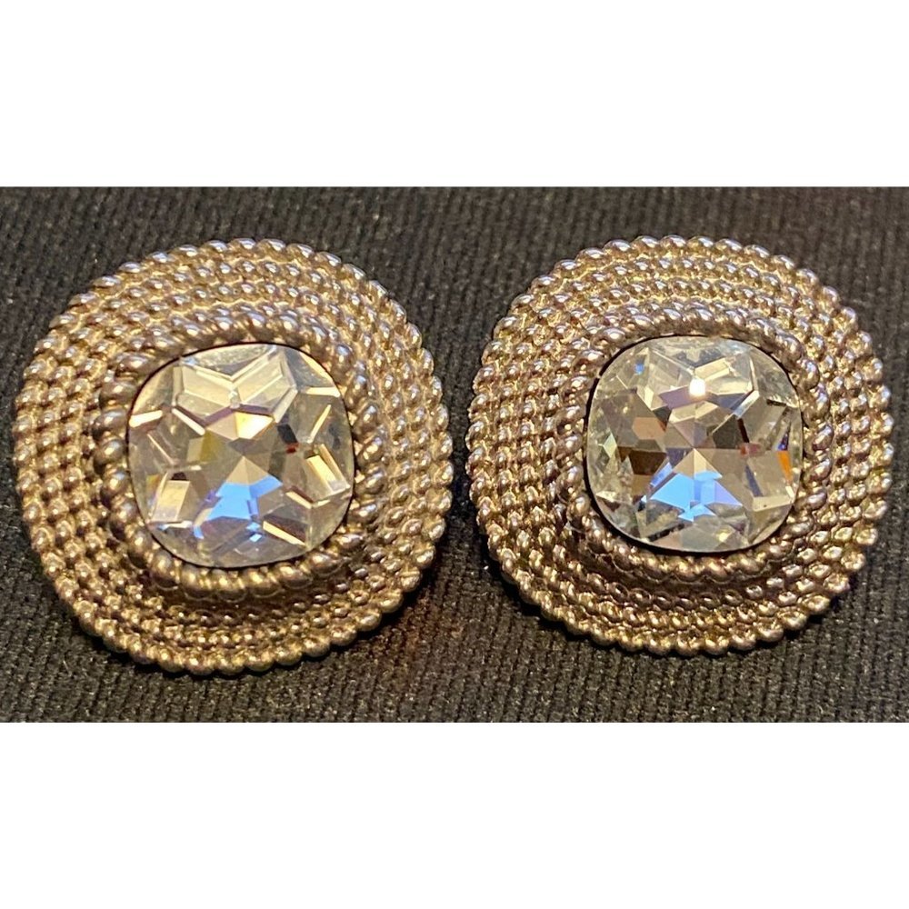 Silver Tone Classic, Gauche, Haute 3/4" Square Rhinestone Earrings